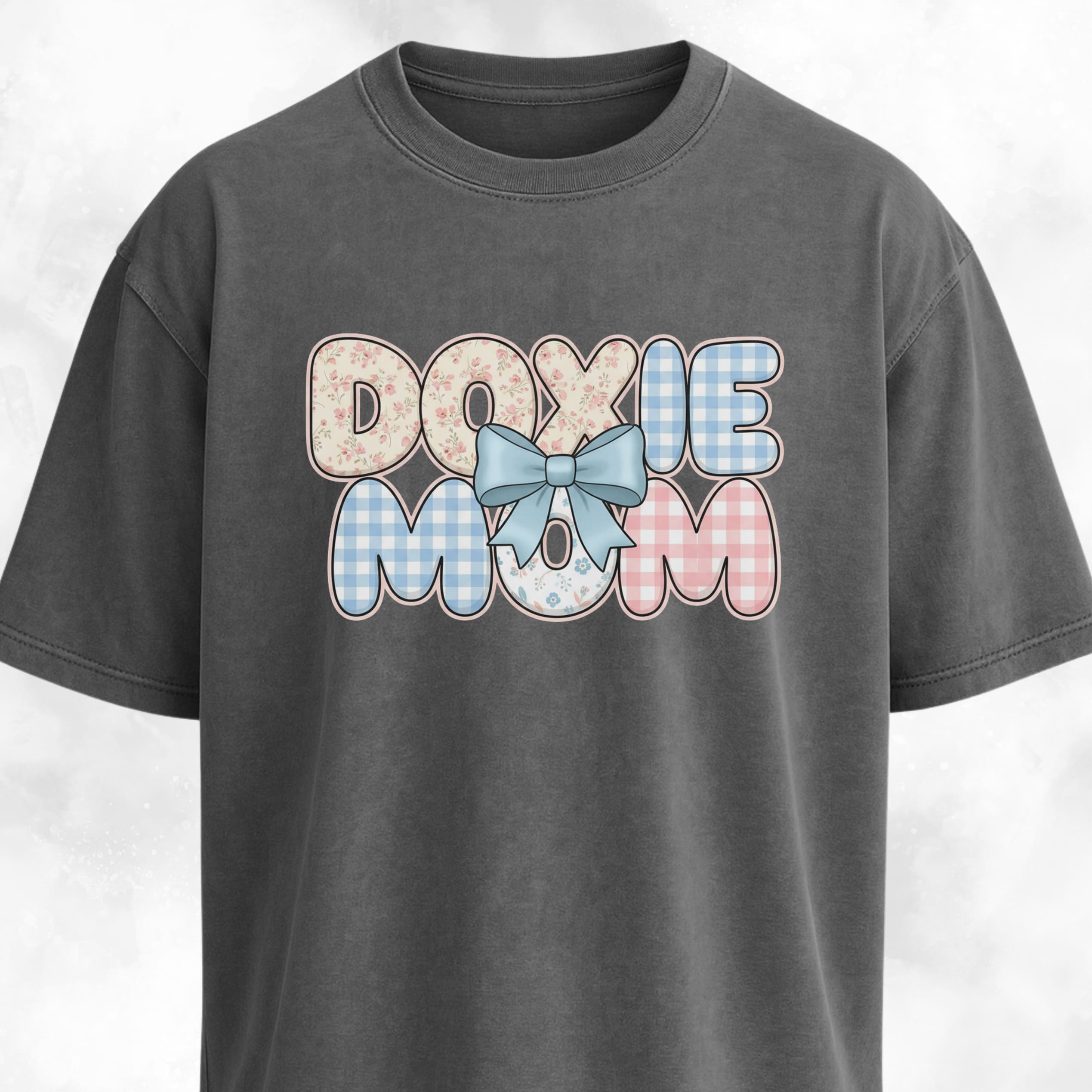 Doxie Mom Bow Decoration T-Shirt