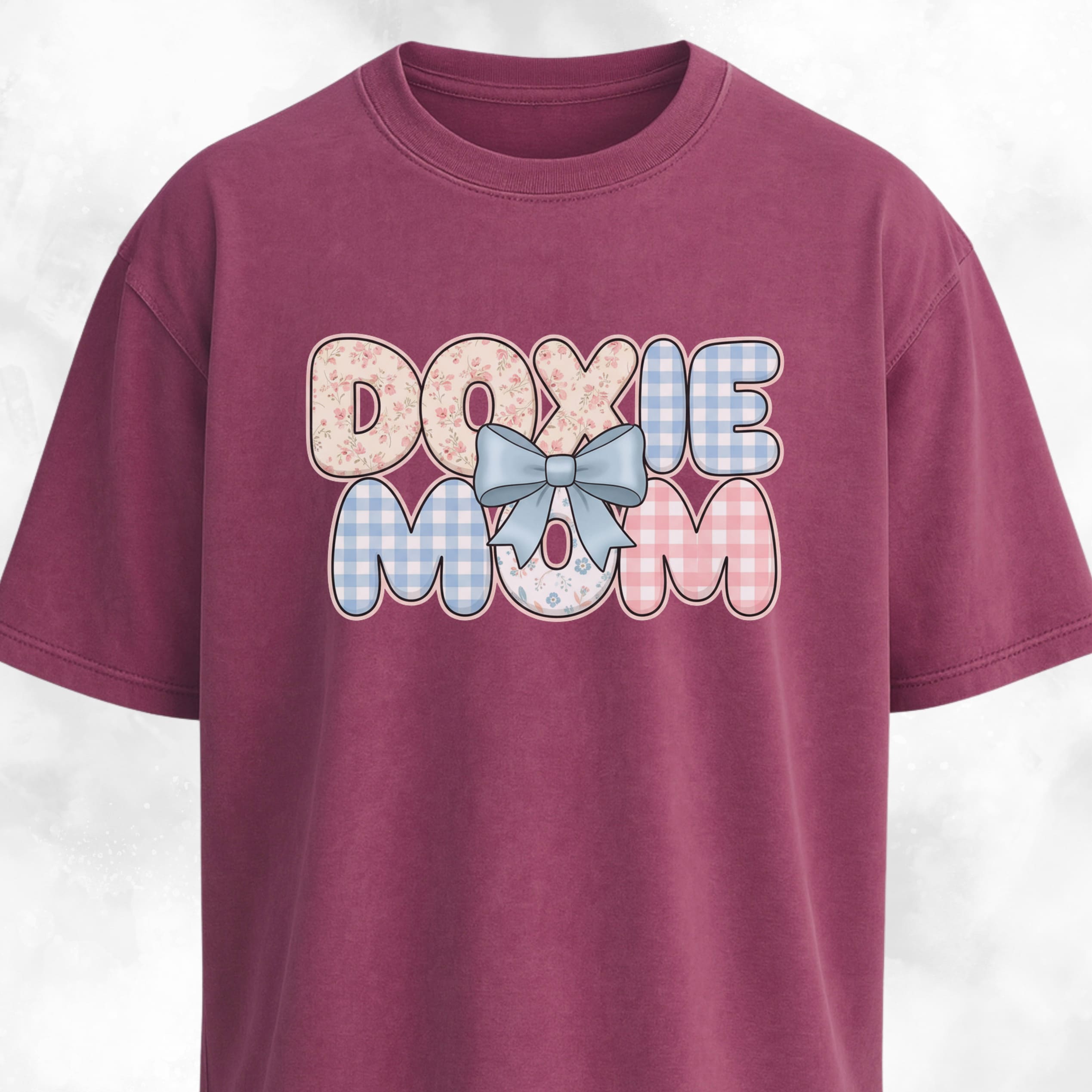 Doxie Mom Bow Decoration T-Shirt