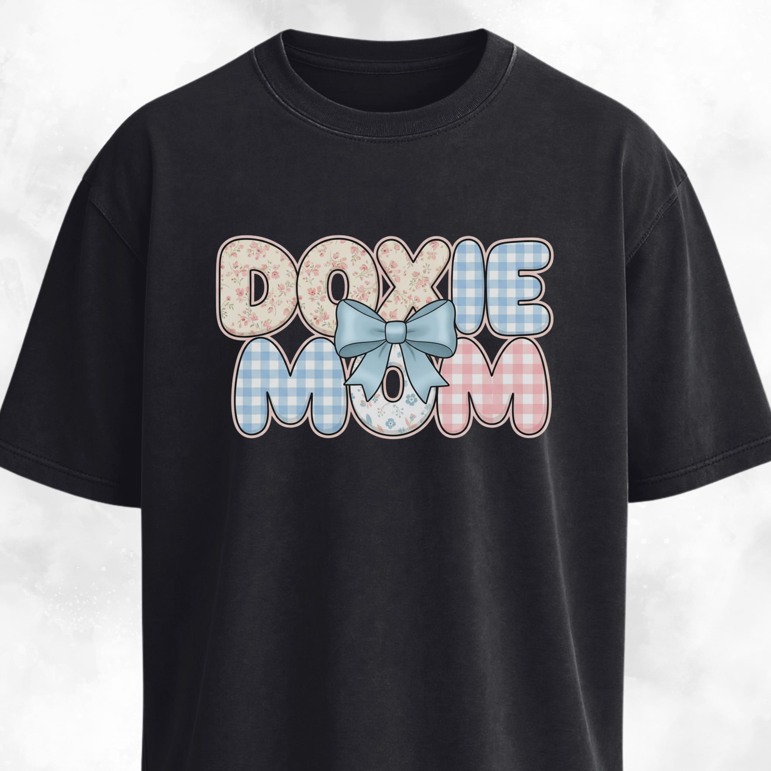 Doxie Mom Bow Decoration T-Shirt