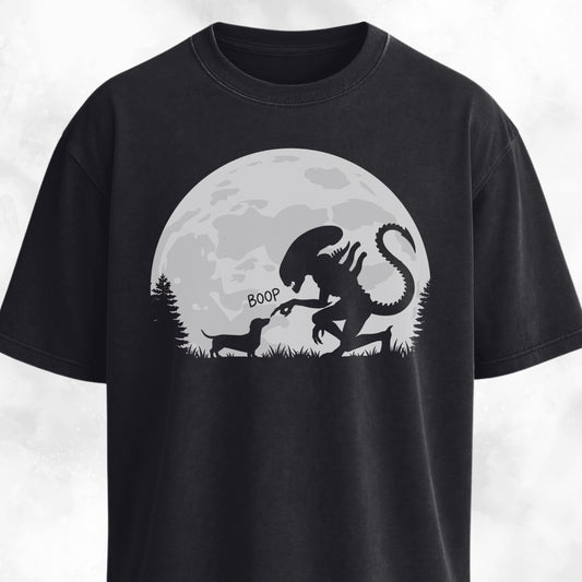 Alien Xenomorph Booping Doxie T-Shirt