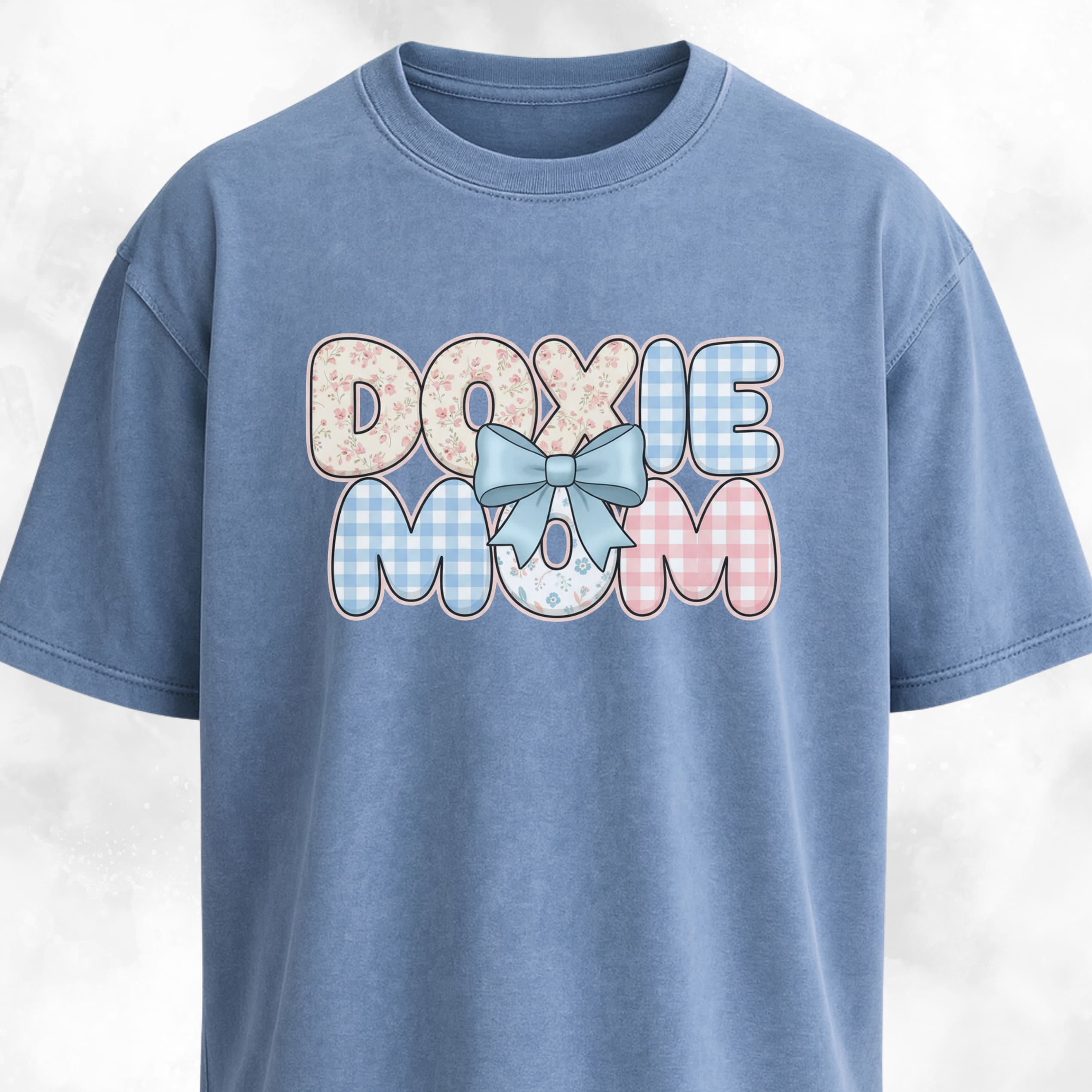 Doxie Mom Bow Decoration T-Shirt
