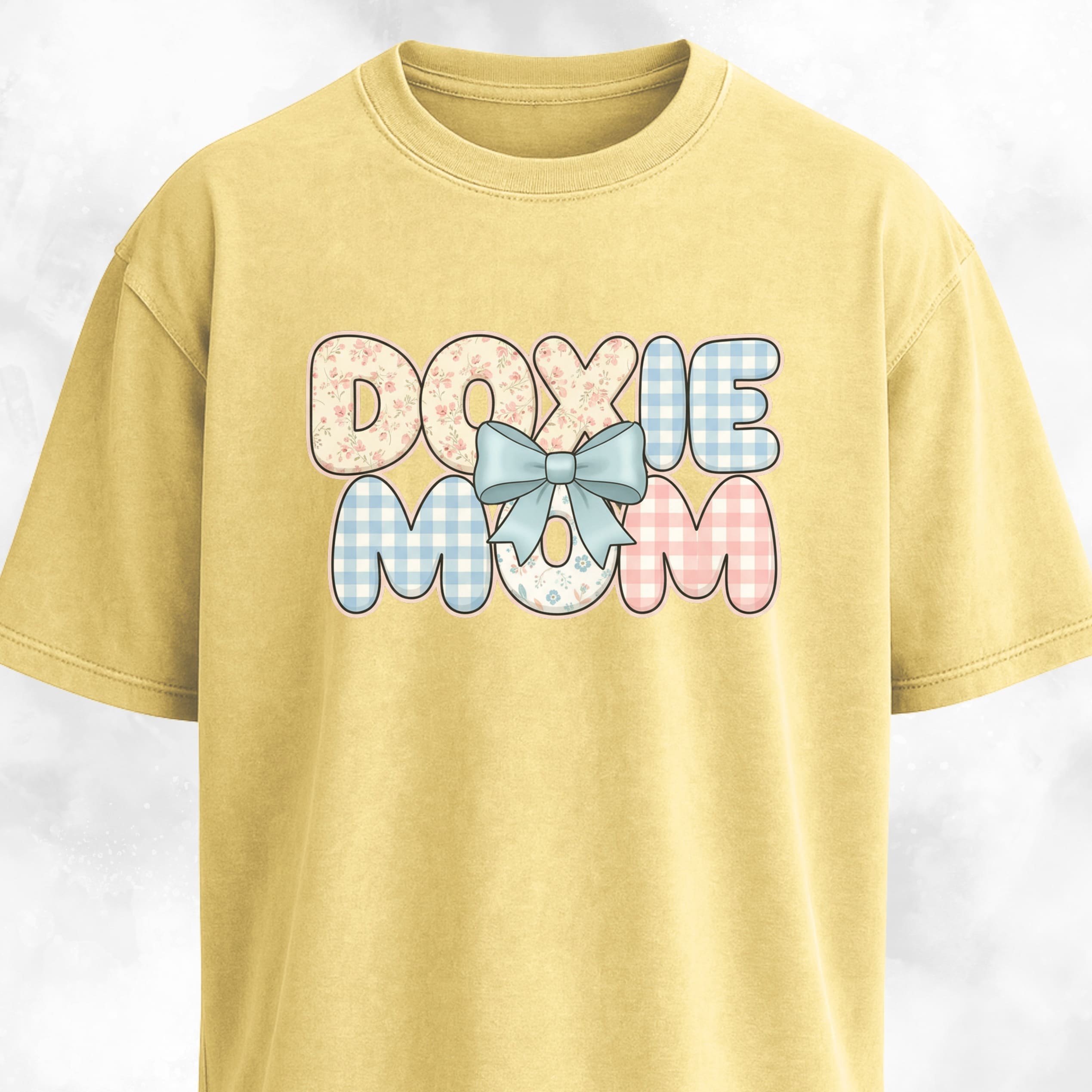 Doxie Mom Bow Decoration T-Shirt