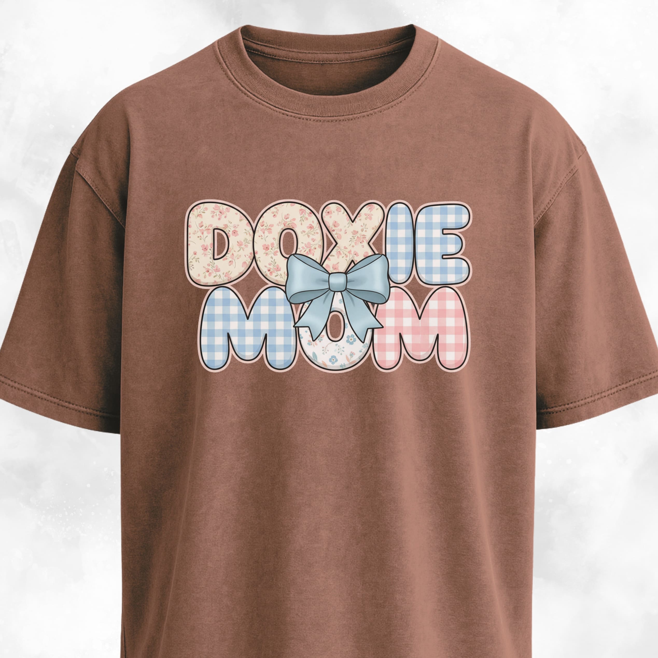 Doxie Mom Bow Decoration T-Shirt