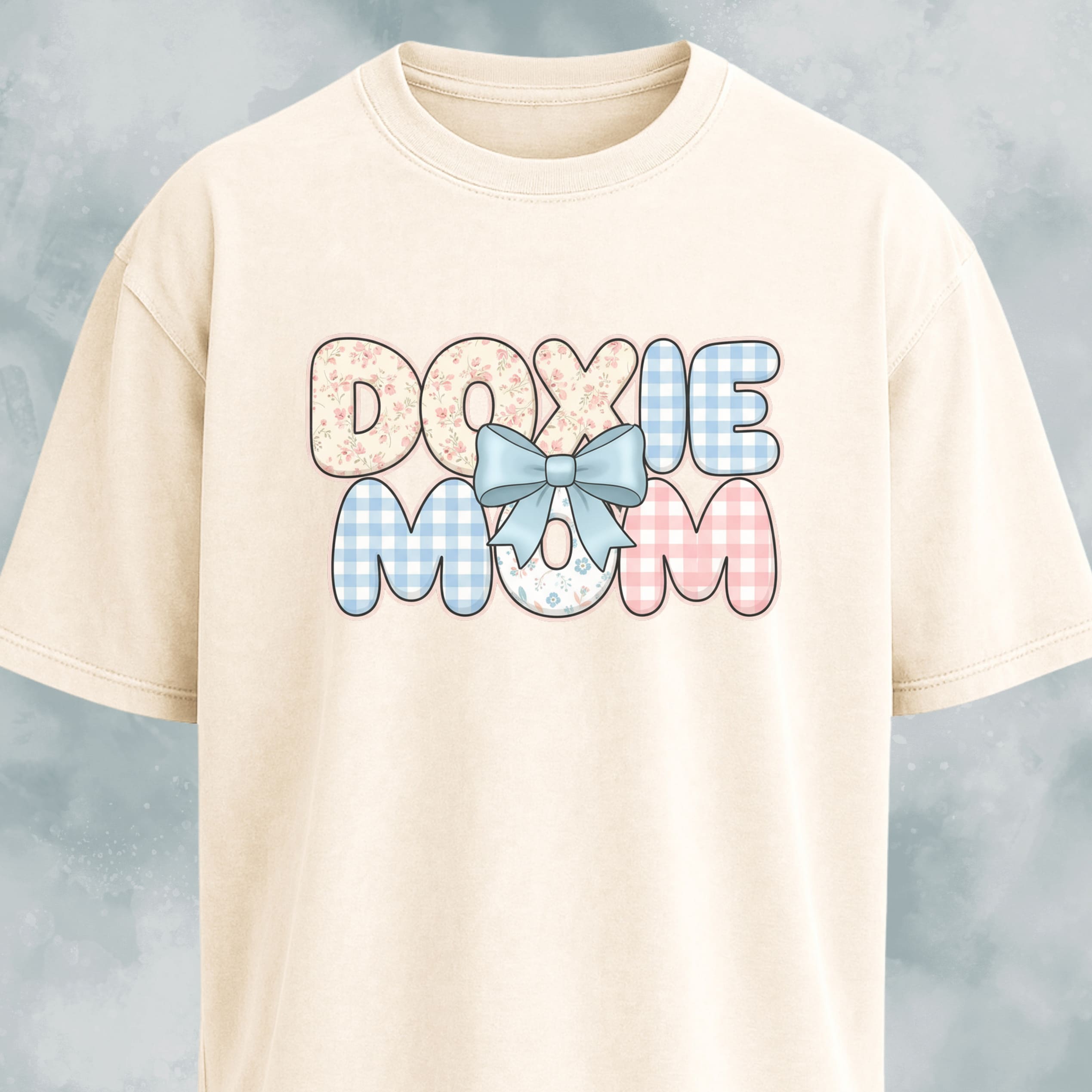 Doxie Mom Bow Decoration T-Shirt