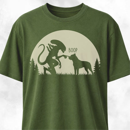 Alien Xenomorph Booping Cane Corso T-Shirt